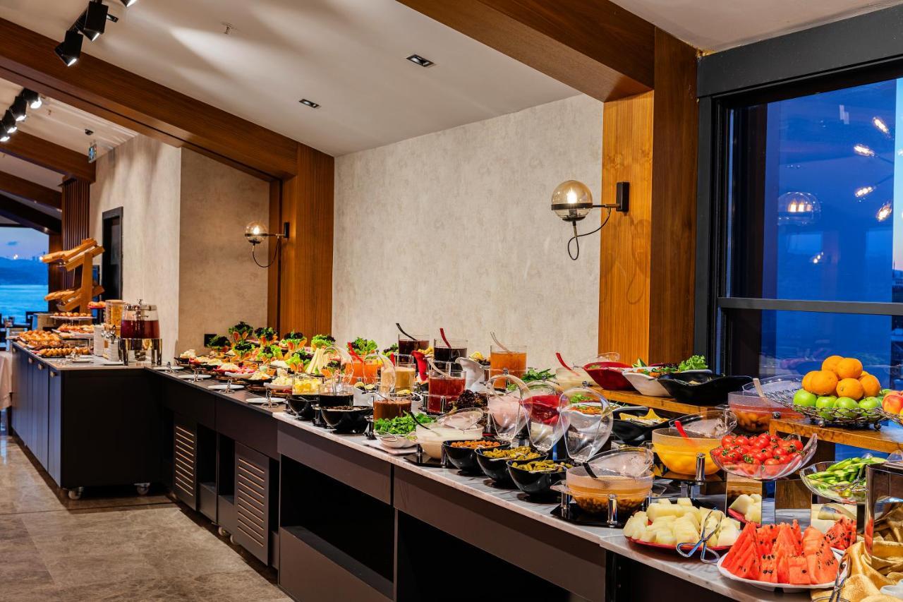 Demiray Hotel Old City Istanbul Ngoại thất bức ảnh A buffet at a hotel