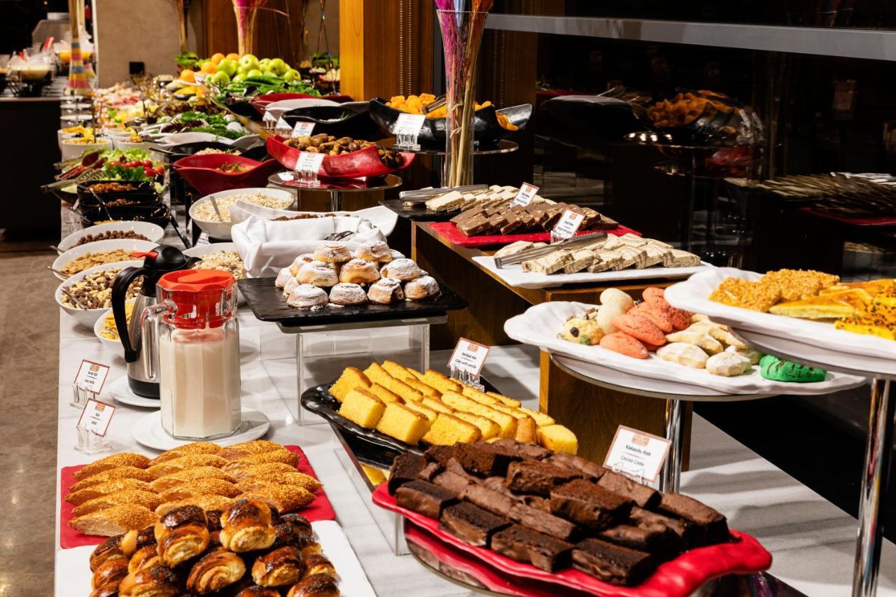 Demiray Hotel Old City Istanbul Ngoại thất bức ảnh A dessert buffet