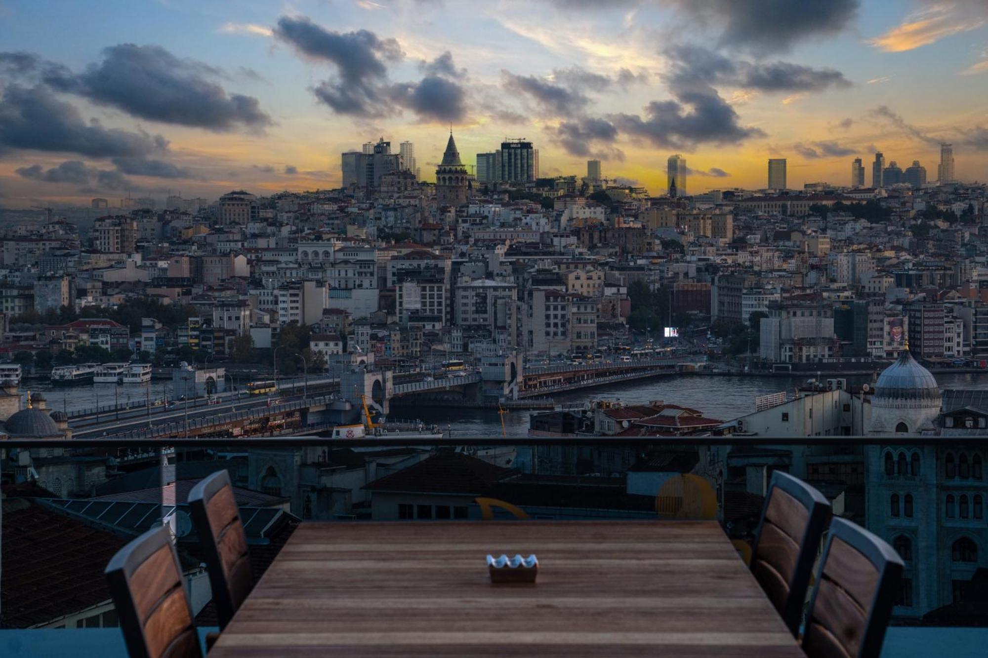 Demiray Hotel Old City Istanbul Ngoại thất bức ảnh View of the city from the observation deck